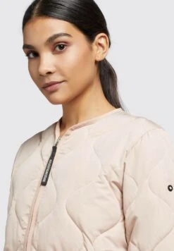 Khujo Alma - Jas - War-Pin -Khujo Winkel 5714ef72c8cc42c19b7c27438fd57553