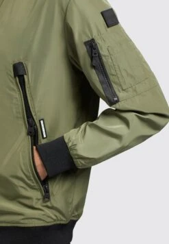 Khujo Astile2 - Bomberjacks - Olivgrün -Khujo Winkel 7f0272f37f694818808aeaa55bb2c546