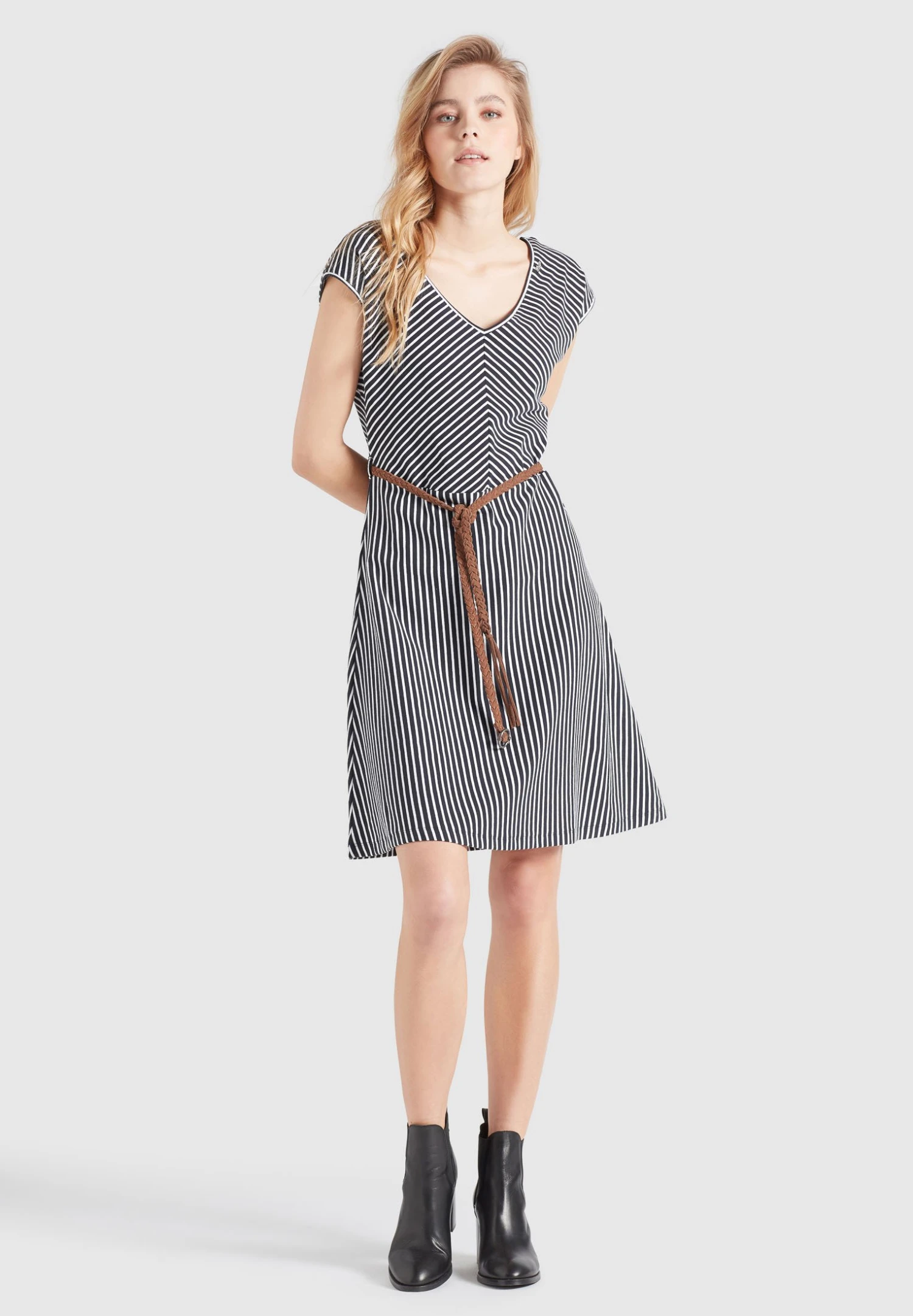 Khujo Leifa - Jurk - Dunkelblau-Weiß Gestreift 2 Khujo Leifa - Jurk - Dunkelblau-Weiß Gestreift - Afbeelding 2