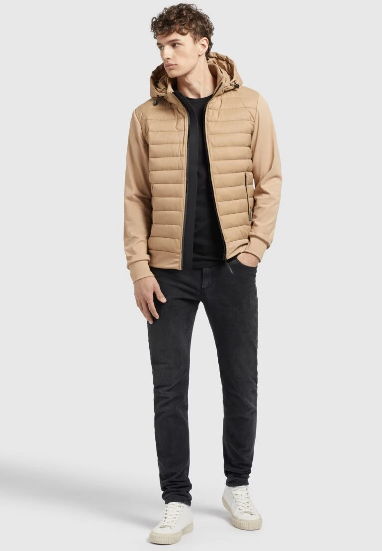 Khujo Winkel -Khujo Winkel d0f064df8acd45539e7d77b8e183c16b 768x1106 1